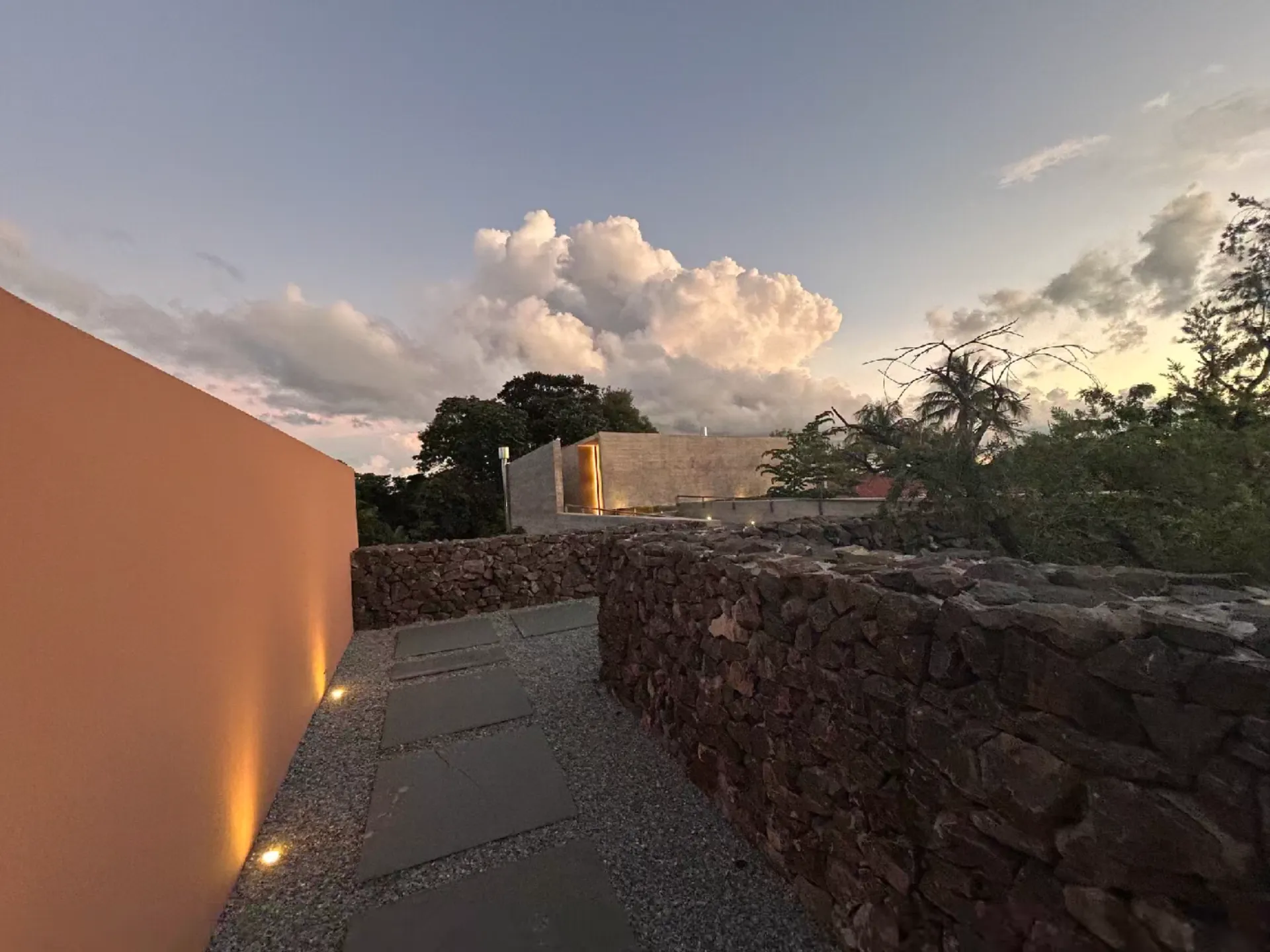 Casa em Bauru com 2100m² e 2 suites, 4 vagas 32