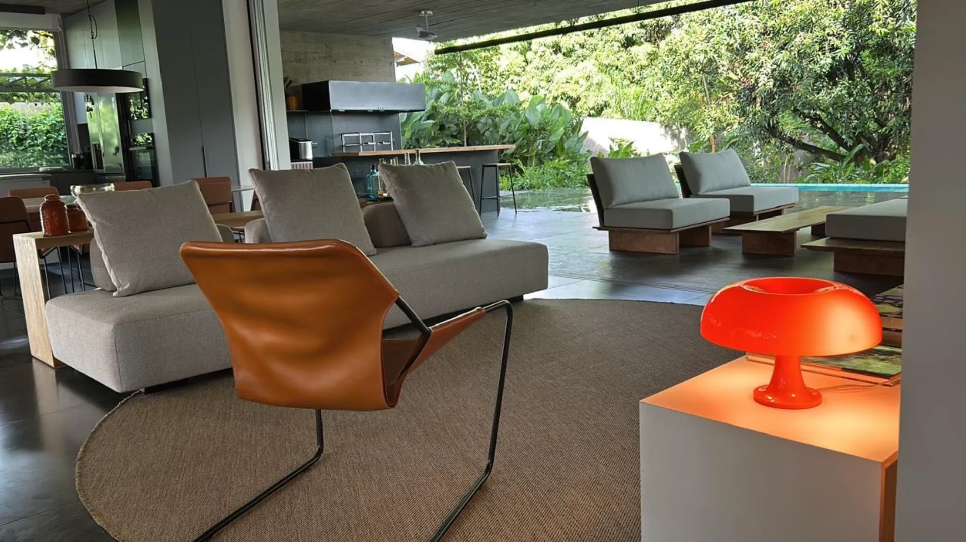Casa em Bauru com 2100m² e 2 suites, 4 vagas 9