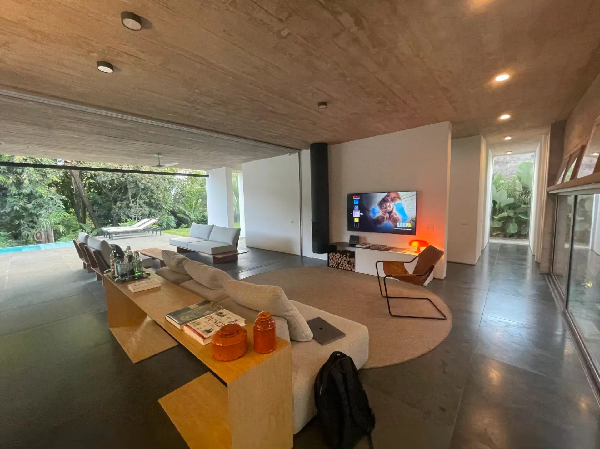 Casa em Bauru com 2100m² e 2 suites, 4 vagas 13