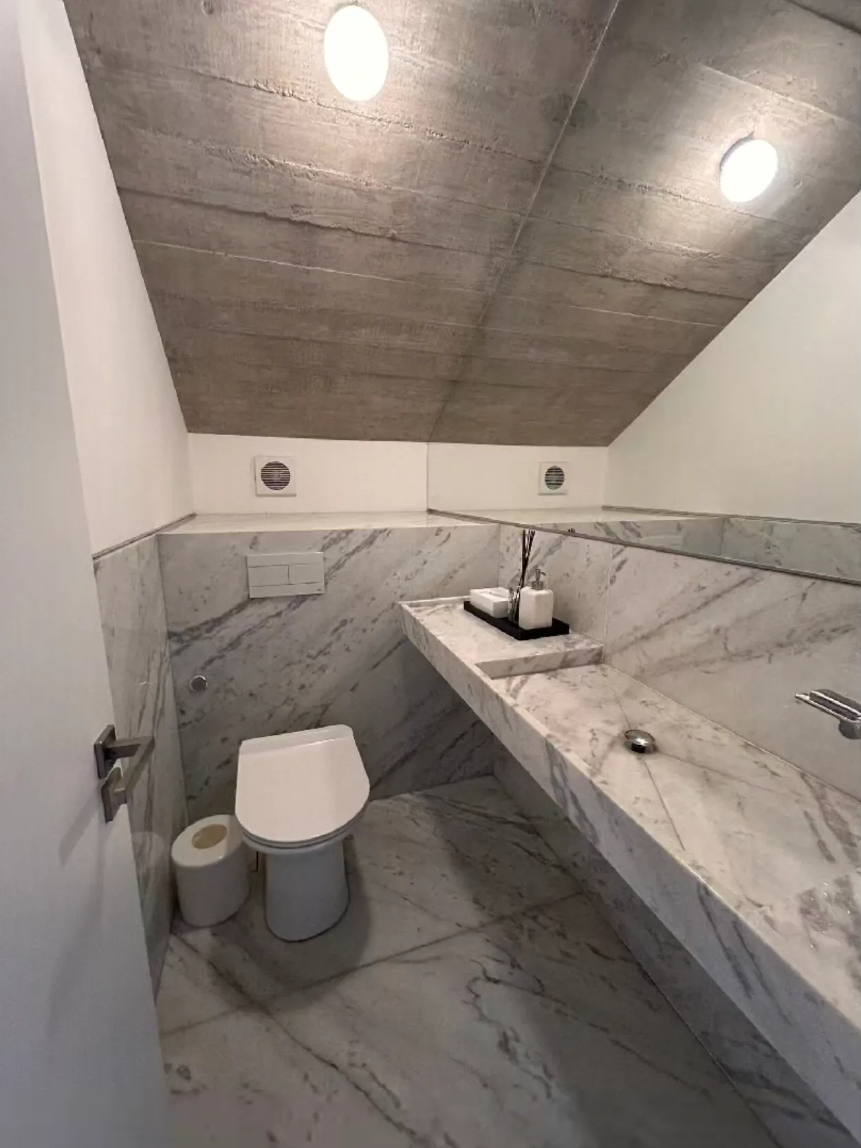 Casa em Bauru com 2100m² e 2 suites, 4 vagas 27