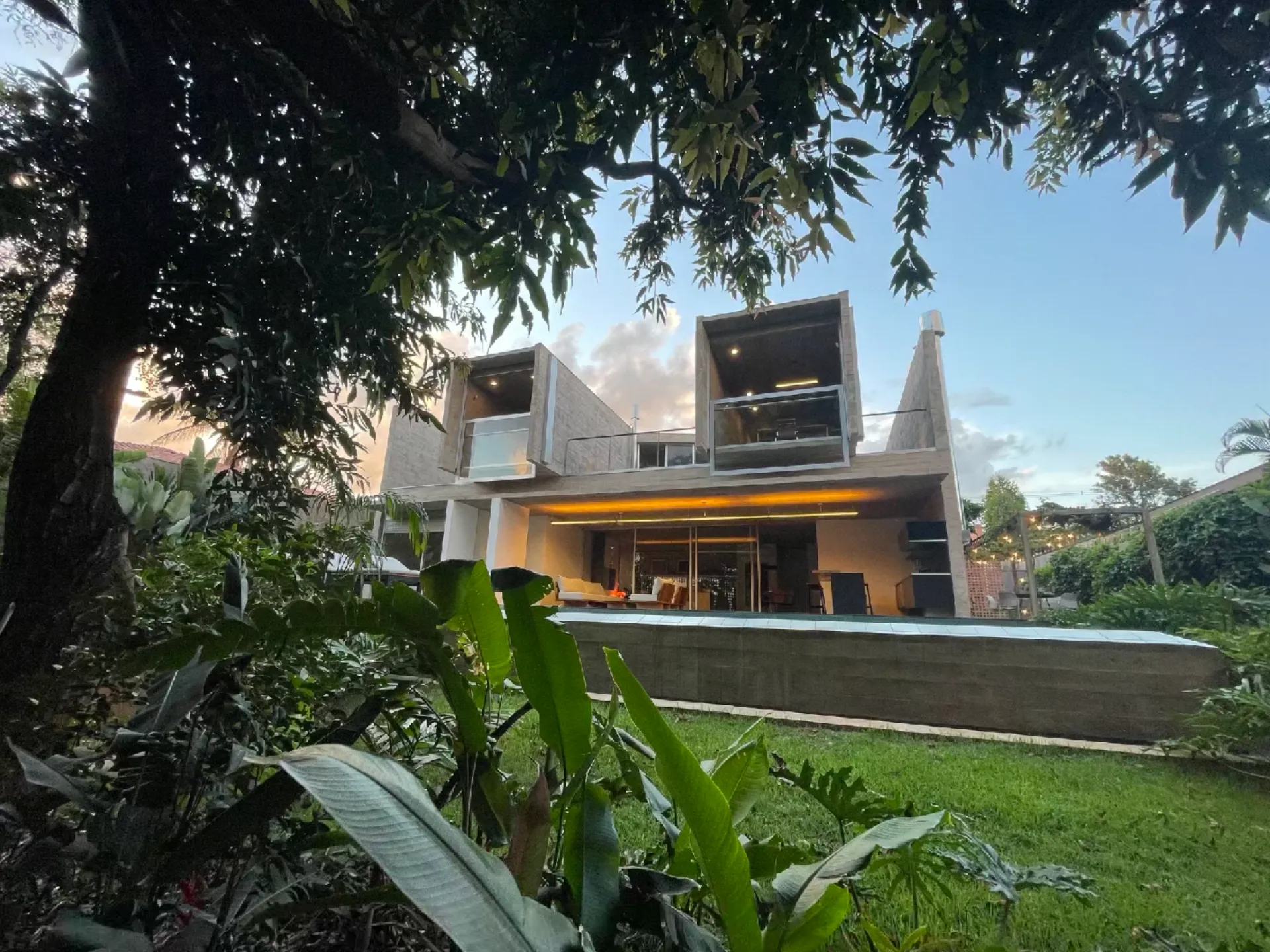Casa em Bauru com 2100m² e 2 suites, 4 vagas 5