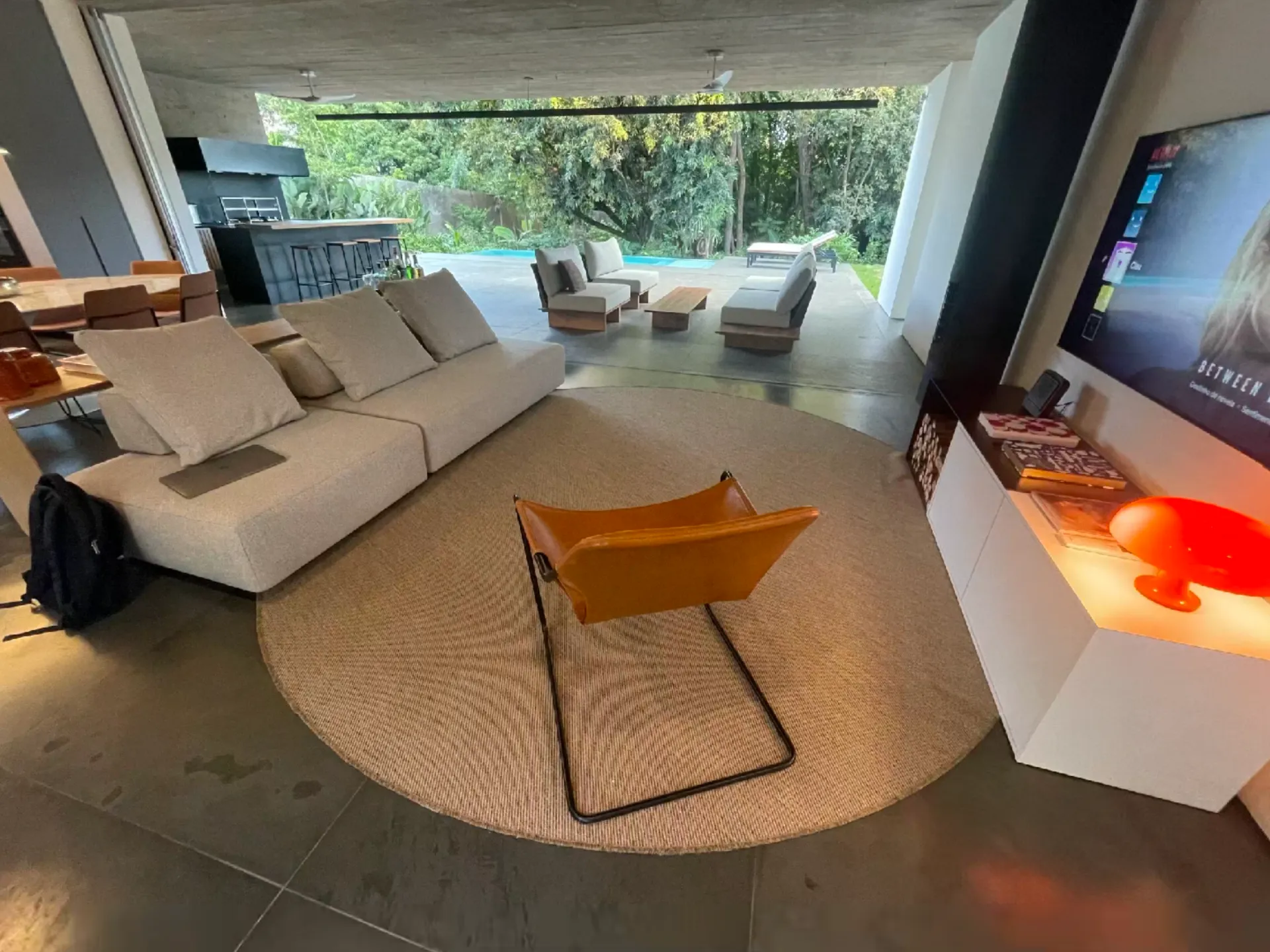Casa em Bauru com 2100m² e 2 suites, 4 vagas 7