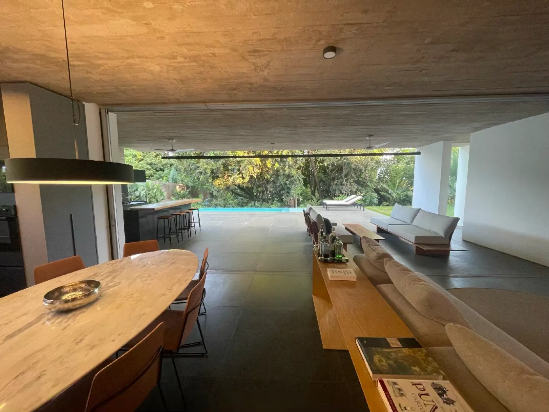 Casa em Bauru com 2100m² e 2 suites, 4 vagas 17