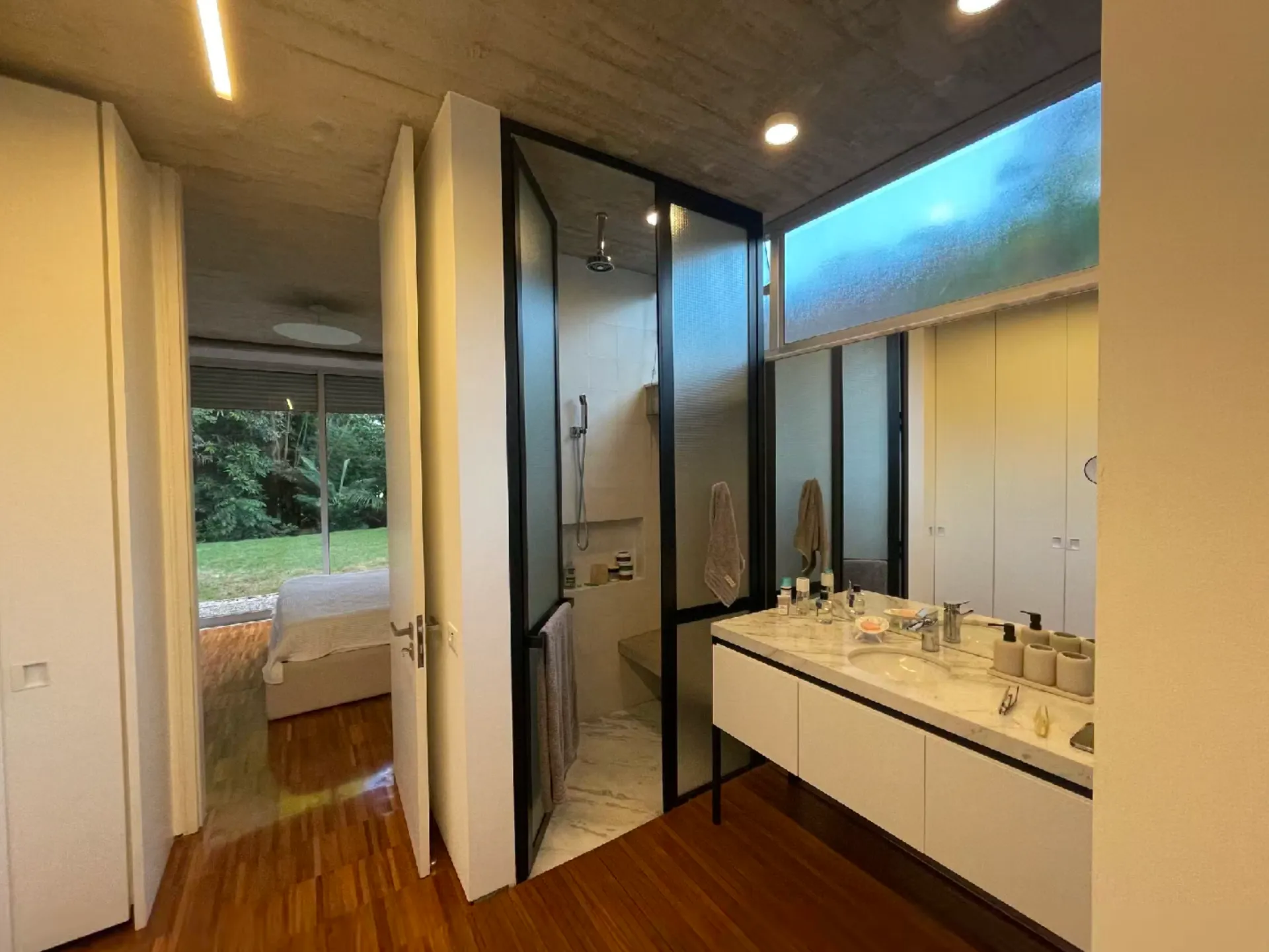 Casa em Bauru com 2100m² e 2 suites, 4 vagas 20