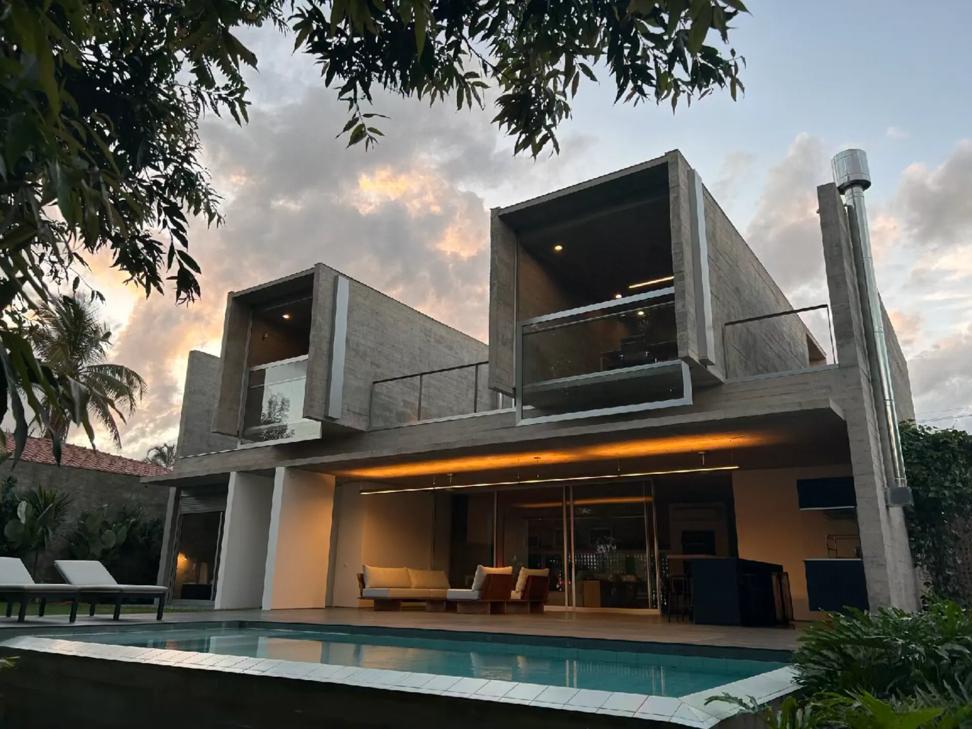 Casa em Bauru com 2100m² e 2 suites, 4 vagas 30