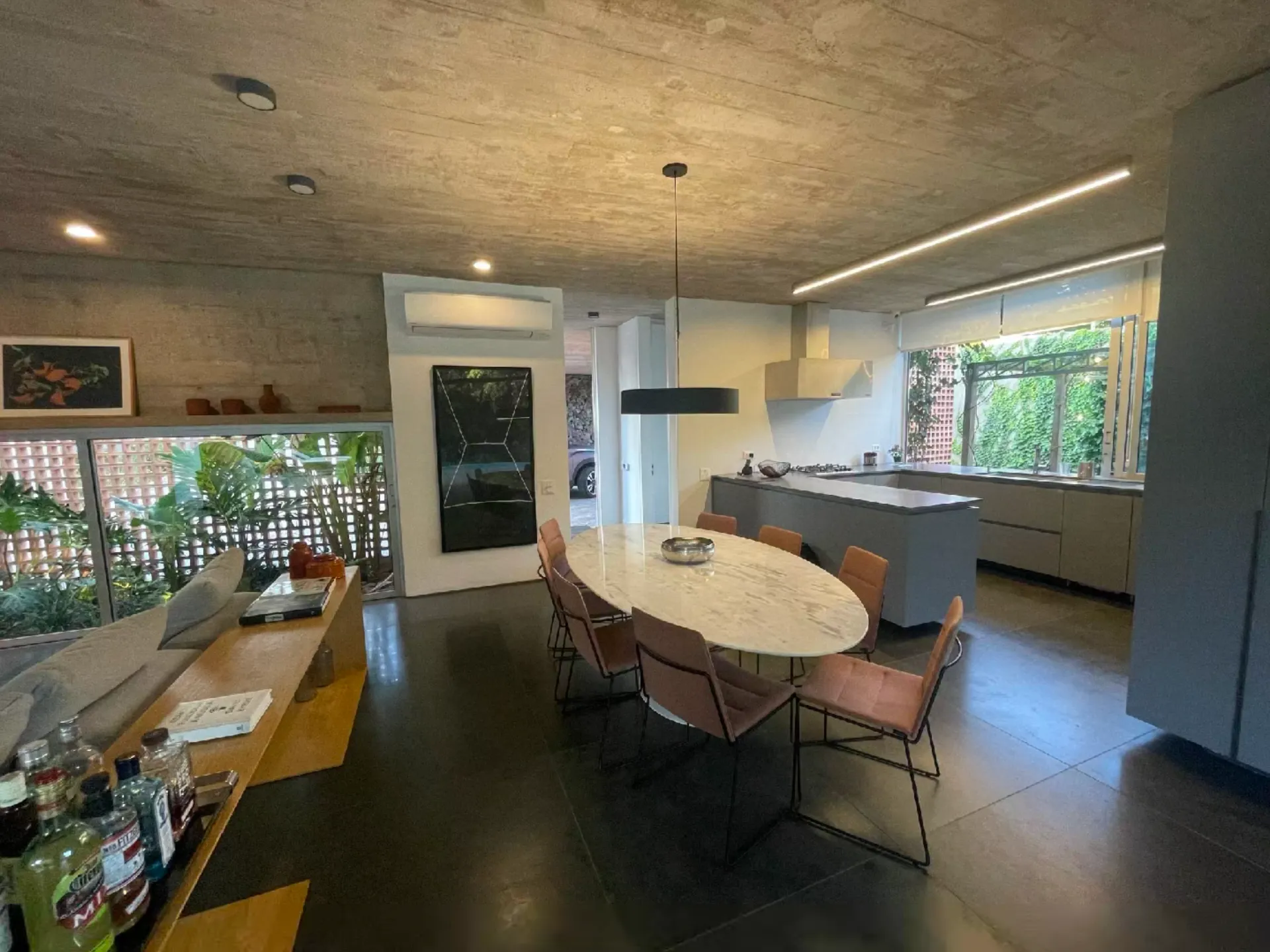 Casa em Bauru com 2100m² e 2 suites, 4 vagas 10