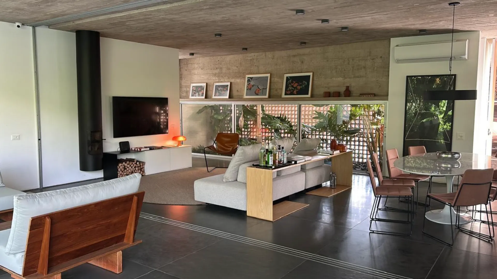 Casa em Bauru com 2100m² e 2 suites, 4 vagas 8